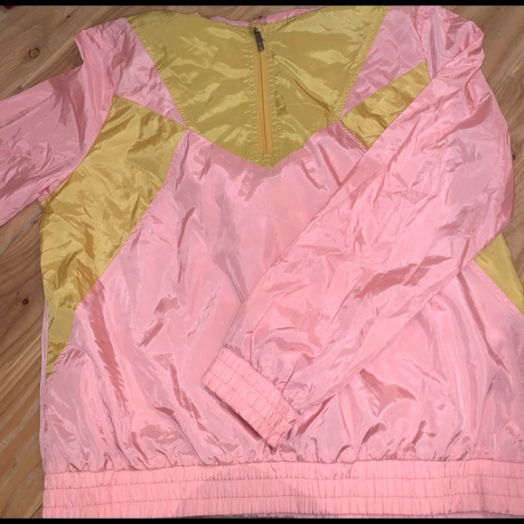 Clothes - Picture 14 of 16